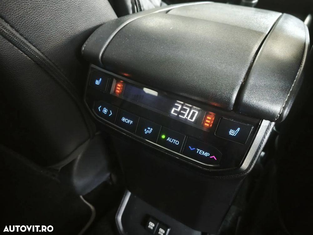 Toyota Highlander 2.5 Hybrid Luxury - 9