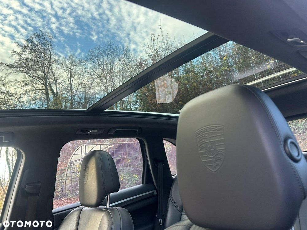 Porsche Cayenne - 27