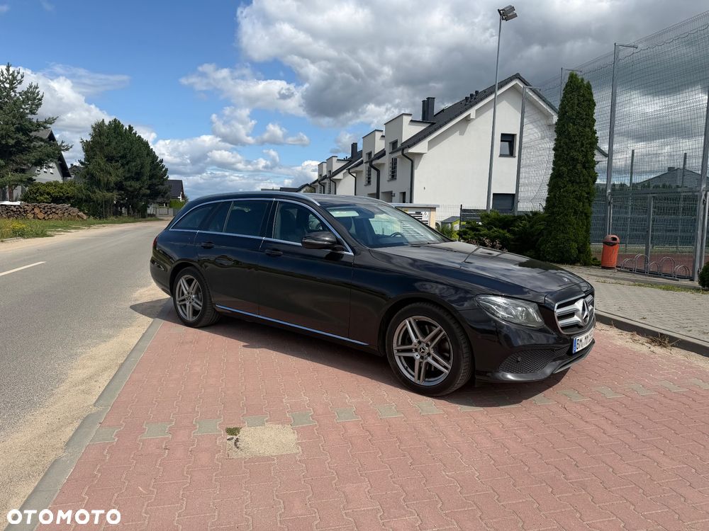 Mercedes-Benz Klasa E 220 d 4-Matic 9G-TRONIC - 33