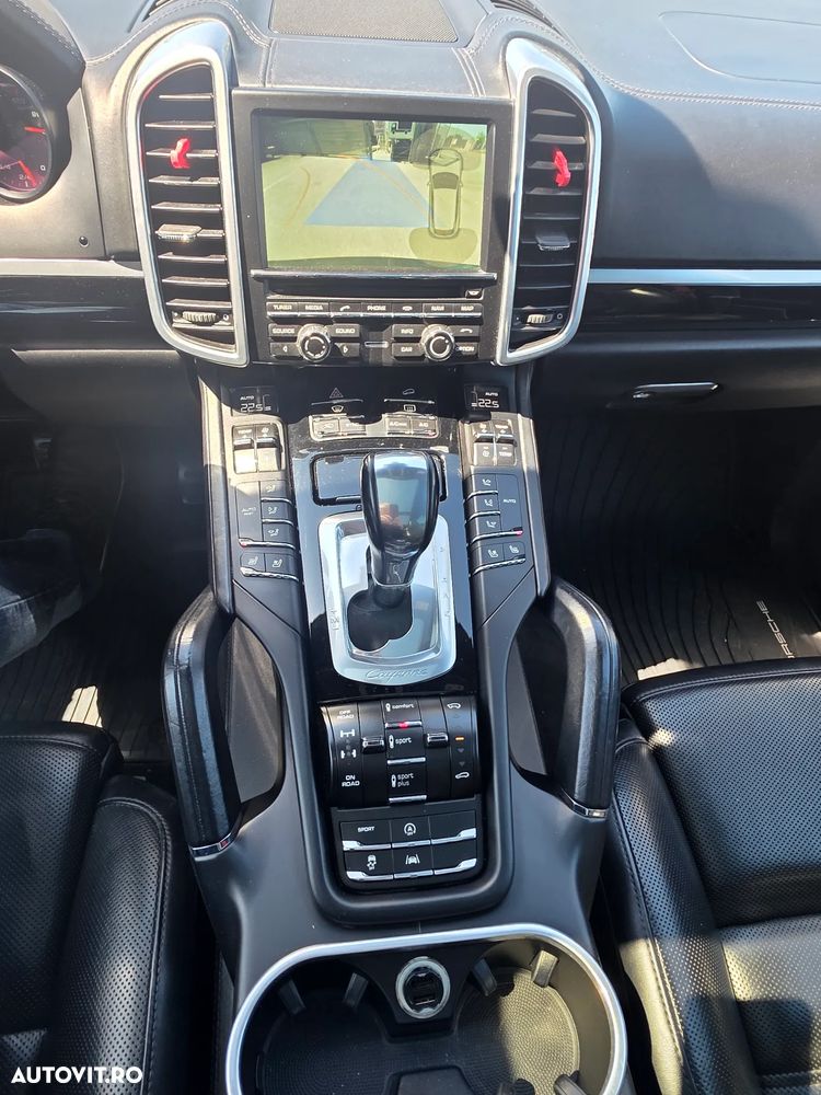 Porsche Cayenne - 5