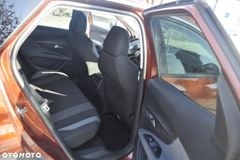 Peugeot 3008 1.6 BlueHDi Allure S&S EAT6 - 11