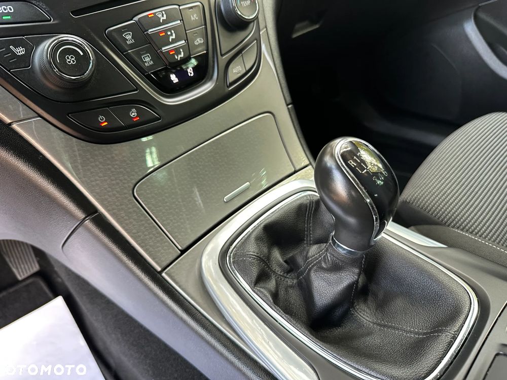 Opel Insignia 1.4 T Cosmo S&S - 21