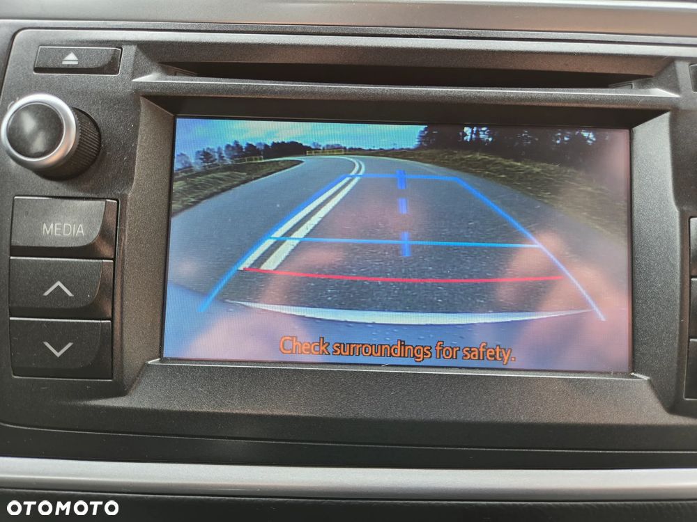 Toyota Auris 1.6 Premium - 13