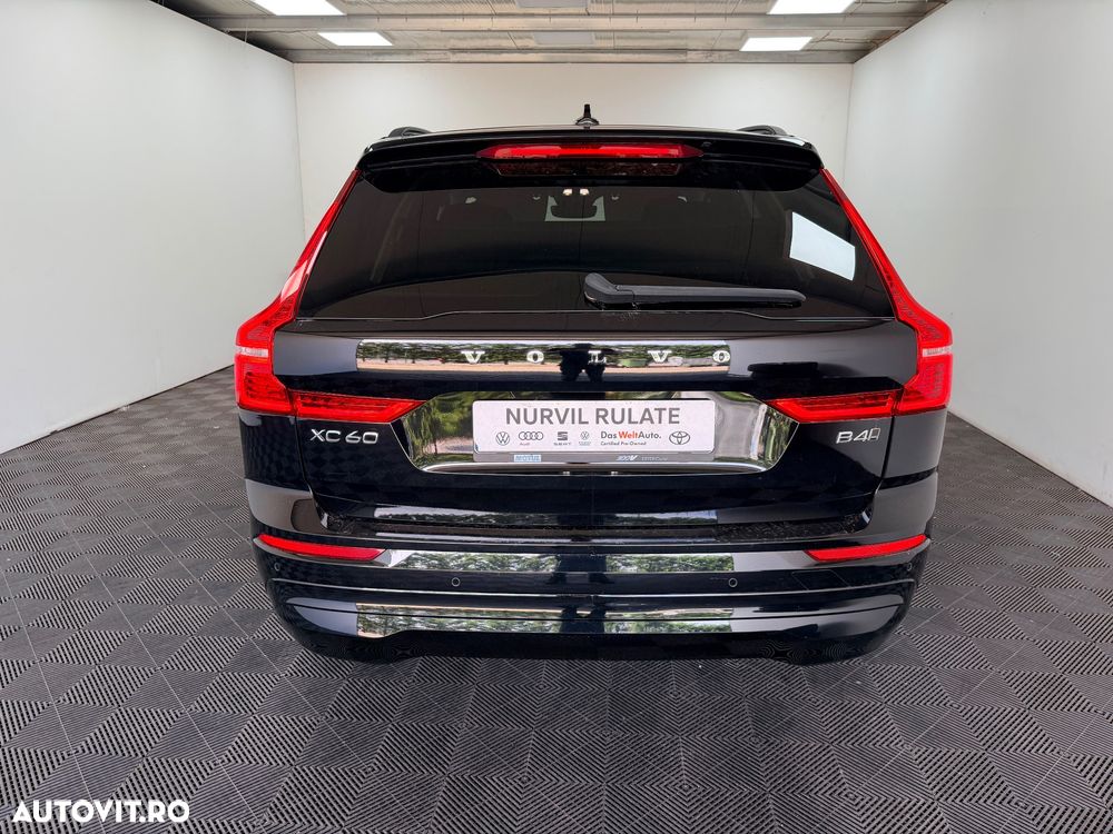Volvo XC 60 B4 MHEV AT AWD Core - 26