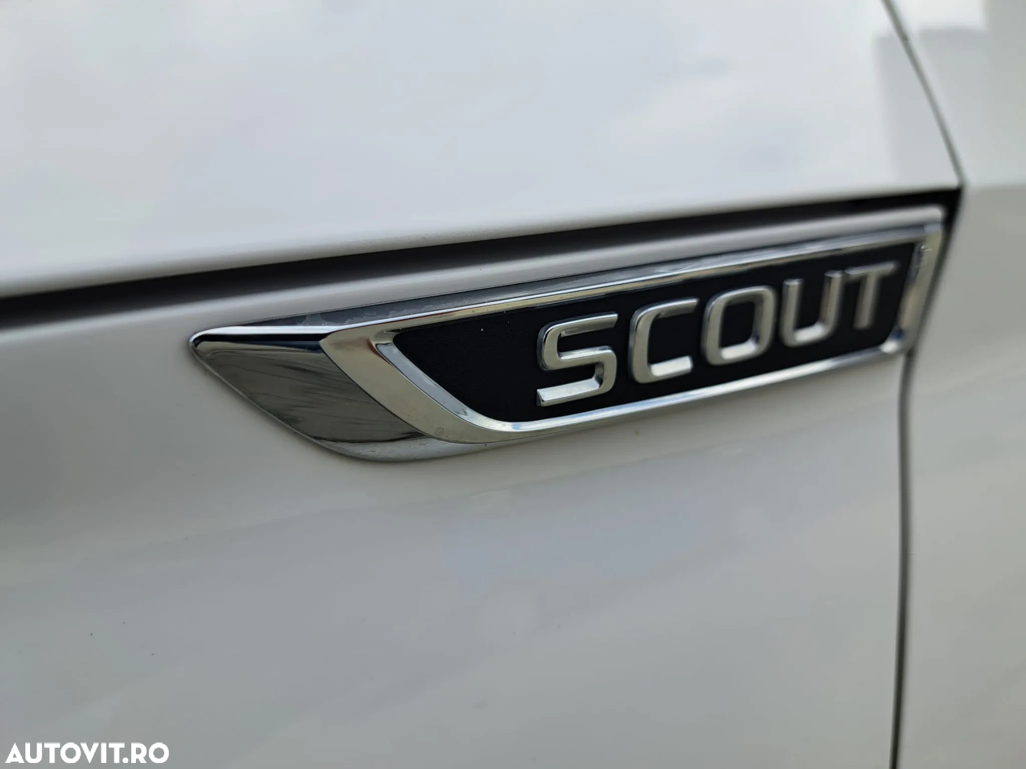 Skoda Superb Combi 2.0 TDI 4X4 DSG Scout - 36