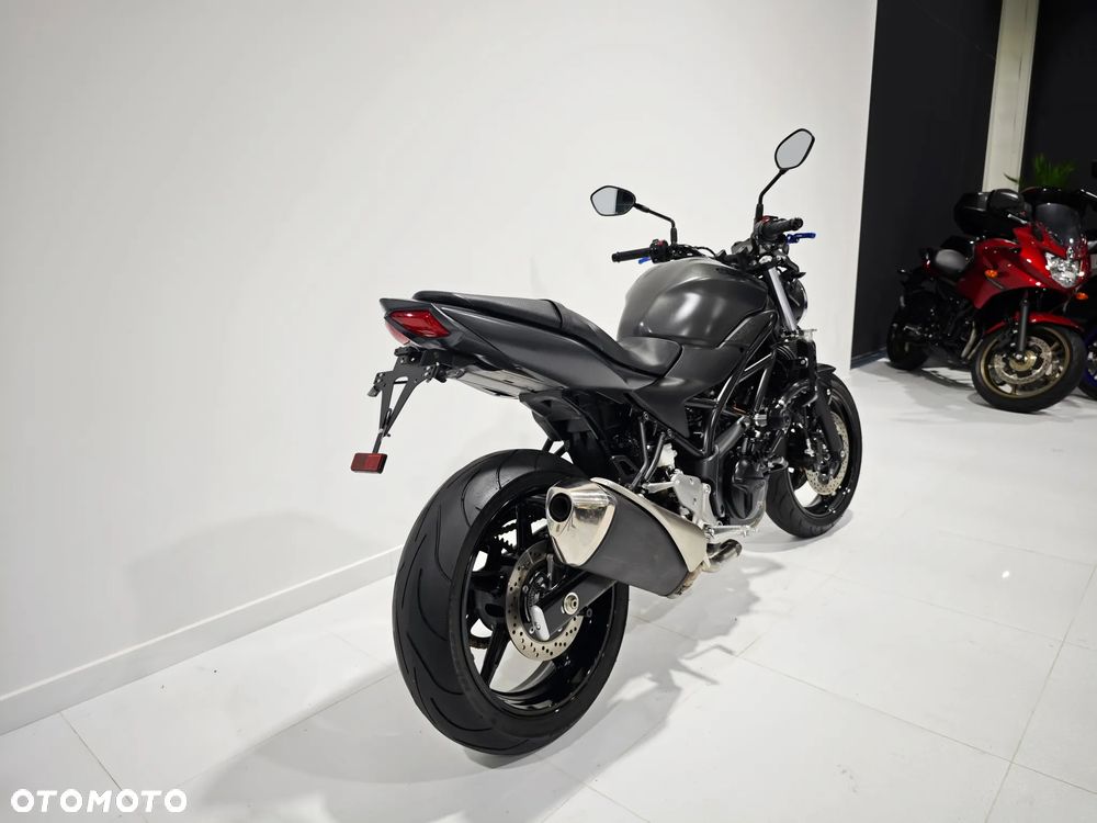 Suzuki SV - 8