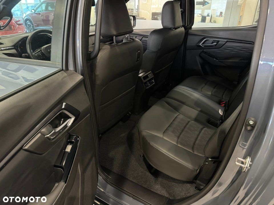Isuzu D-Max - 8