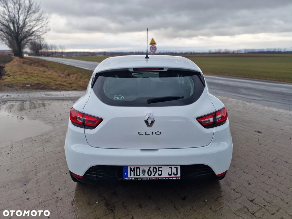 Renault Clio 1.2 16V 75 Limited - 12