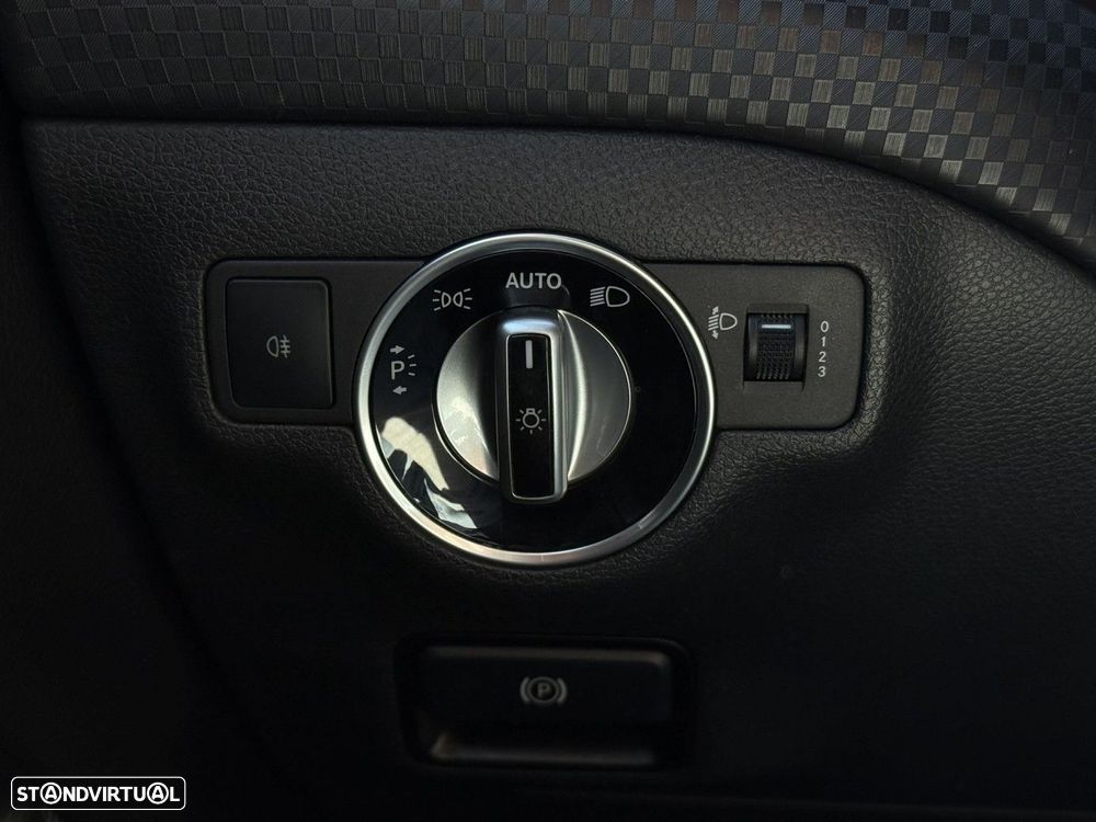 Mercedes-Benz A 180 d Urban - 9