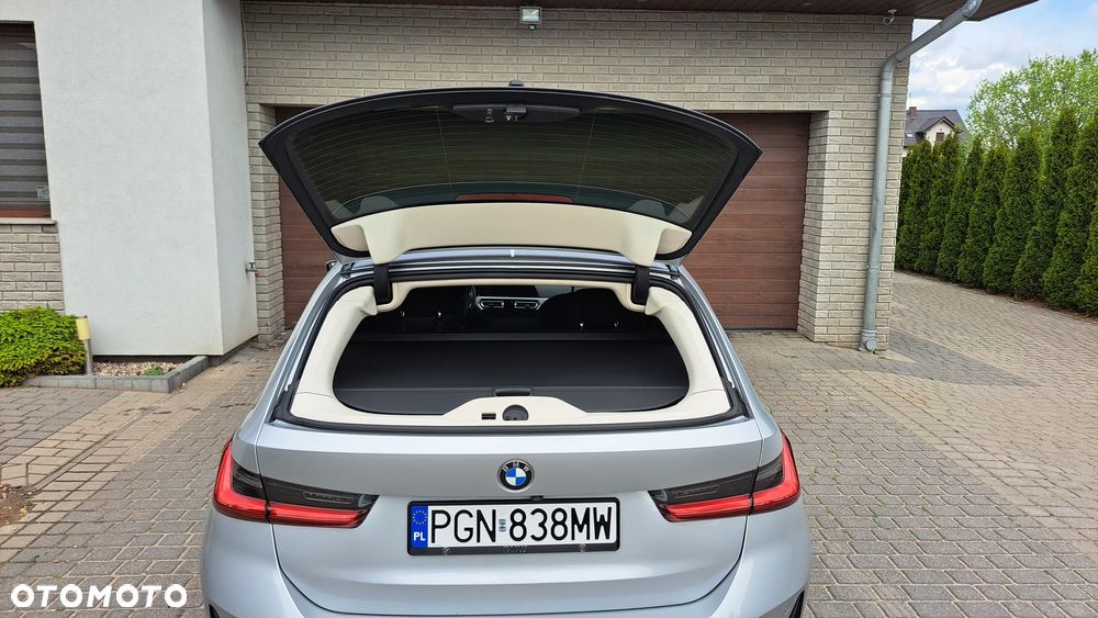 BMW Seria 3 318d - 15
