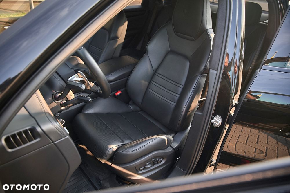 Porsche Cayenne - 21