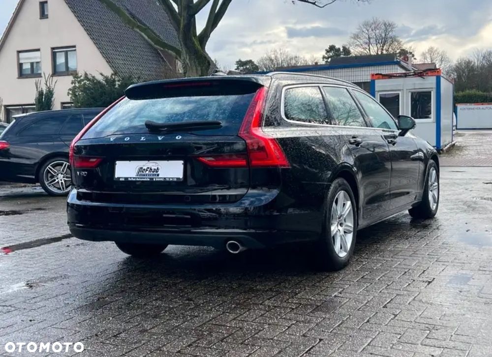 Volvo V90 D3 Momentum Pro - 2