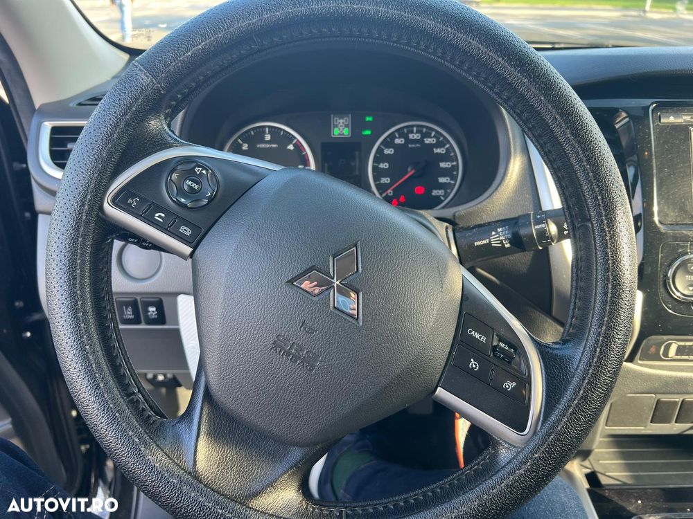 Mitsubishi L200 - 12