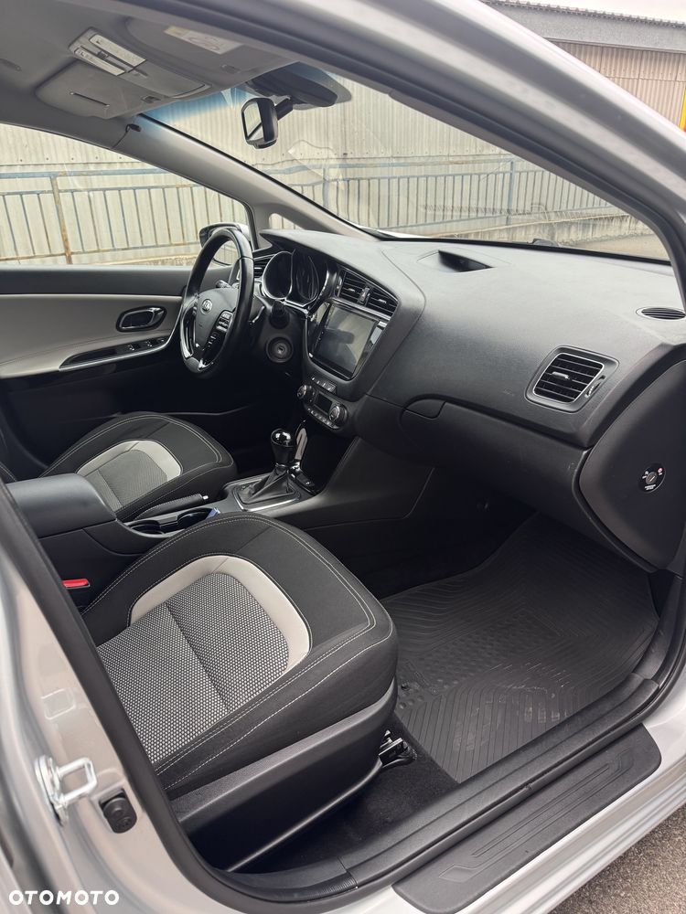 Kia Ceed 1.6 GDI DCT Platinum Edition - 18