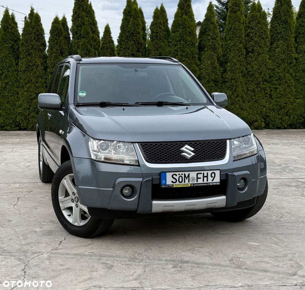 Suzuki Grand Vitara 2.0 Comfort Family - 2