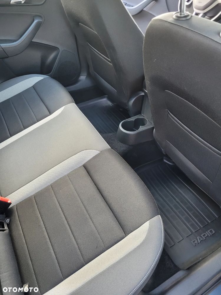 Skoda RAPID 1.2 TSI Ambition - 11