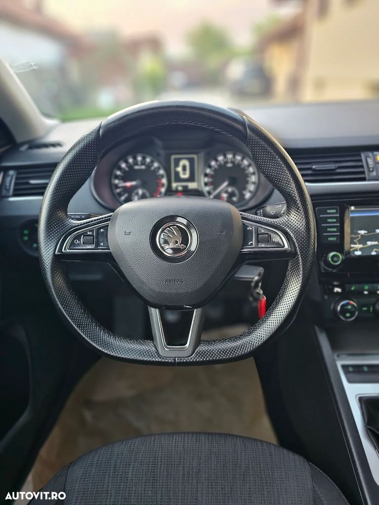 Skoda Octavia 2.0 TDI 4X4 ELEGANCE - 10