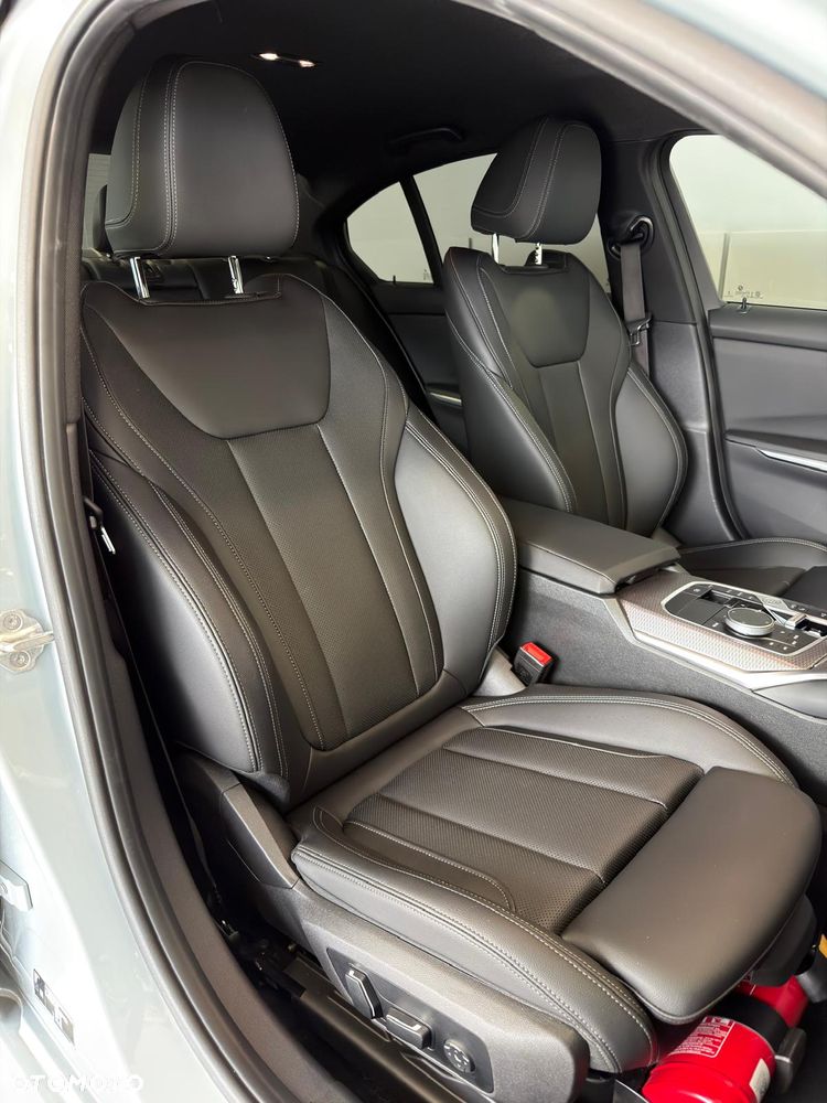 BMW Seria 3 320i M Sport - 16