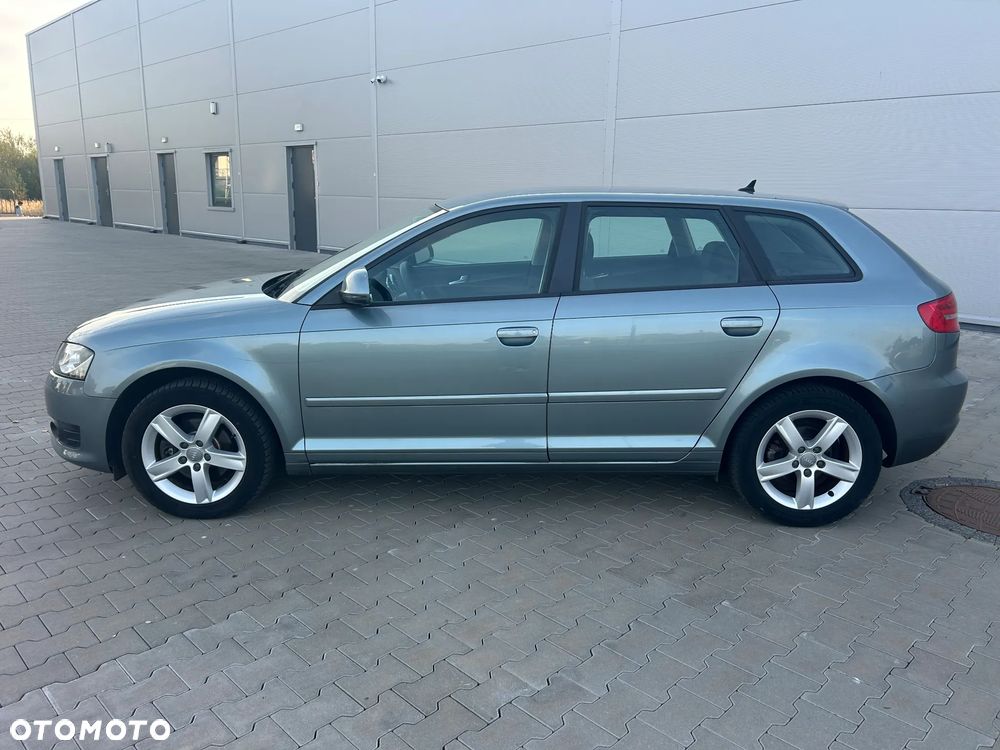 Audi A3 Sportback 1.6 TDI DPF Ambition - 9