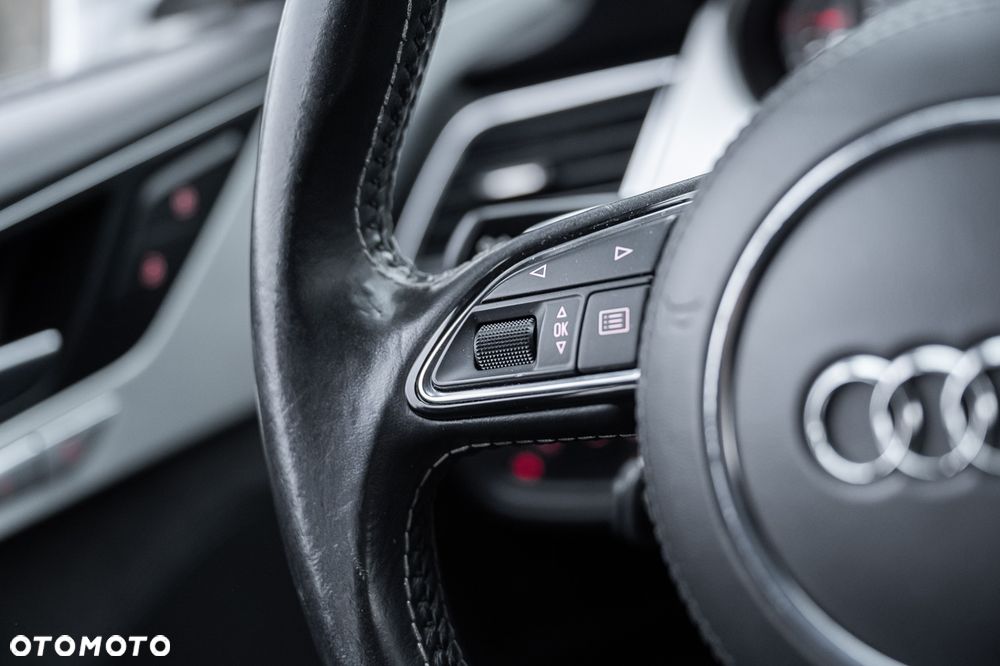 Audi S8 - 16