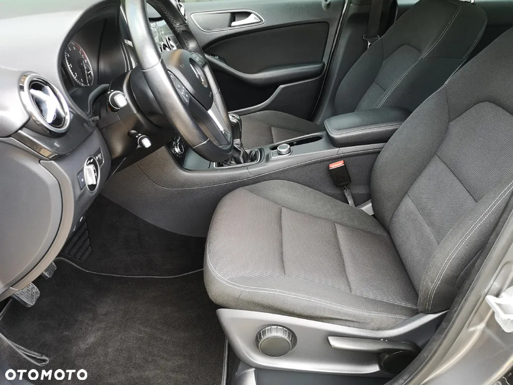Mercedes-Benz Klasa B 180 (BlueEFFICIENCY) - 15