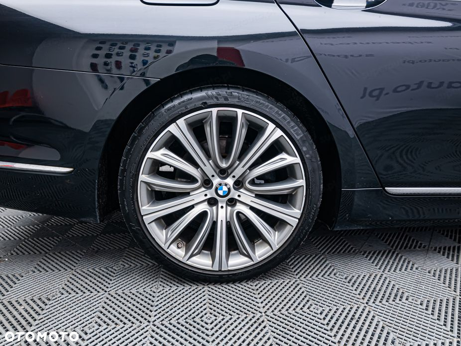 BMW Seria 7 740d xDrive - 36