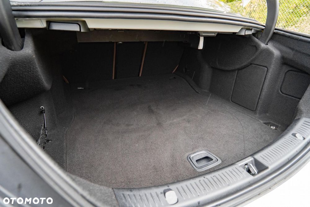 Mercedes-Benz Klasa E 220 d 9G-TRONIC Exclusive - 39
