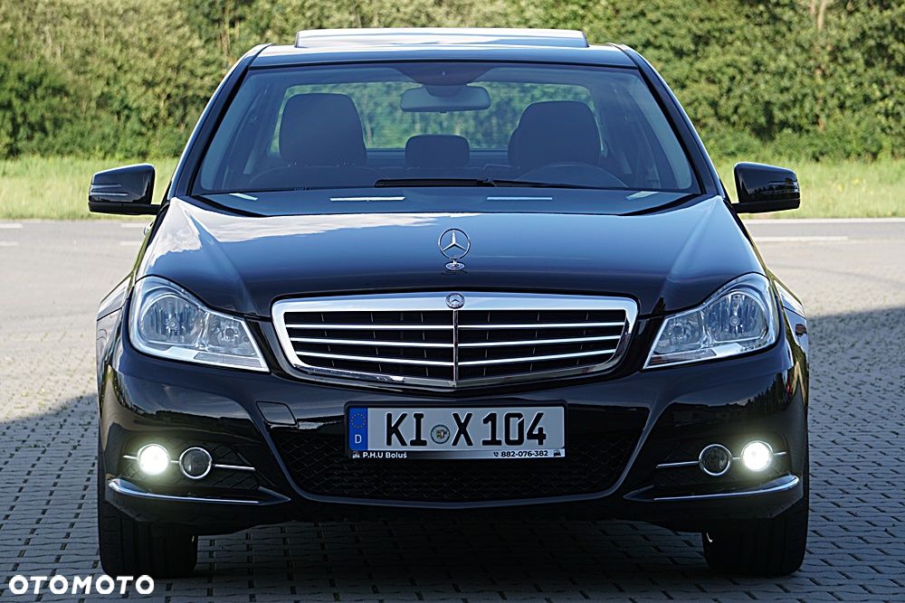 Mercedes-Benz Klasa C 180 BlueEFFICIENCY Elegance - 9