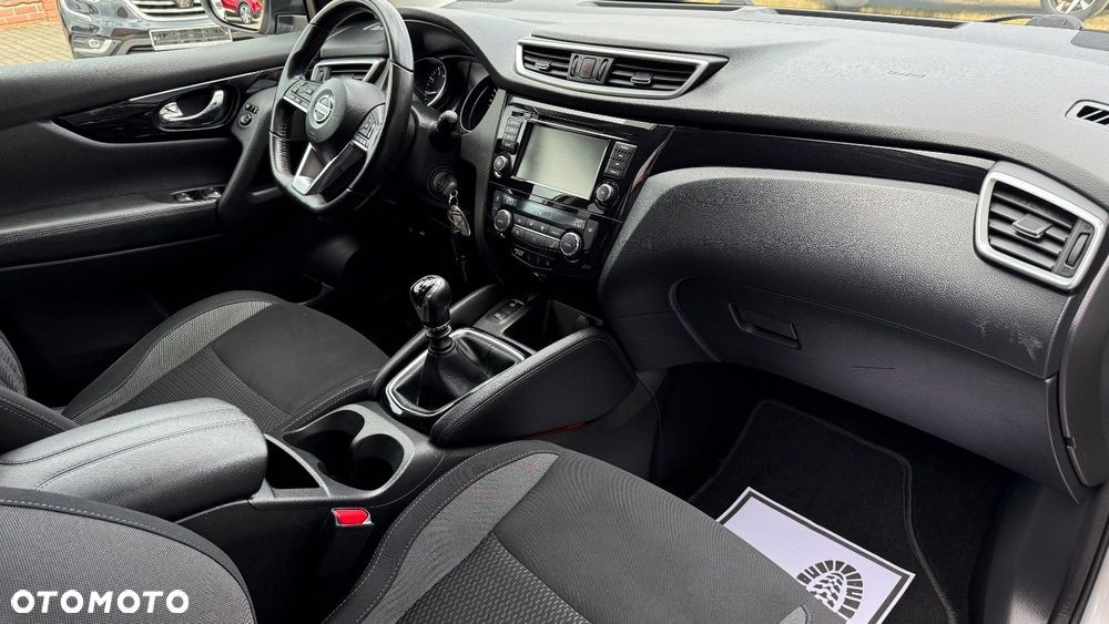 Nissan Qashqai - 25