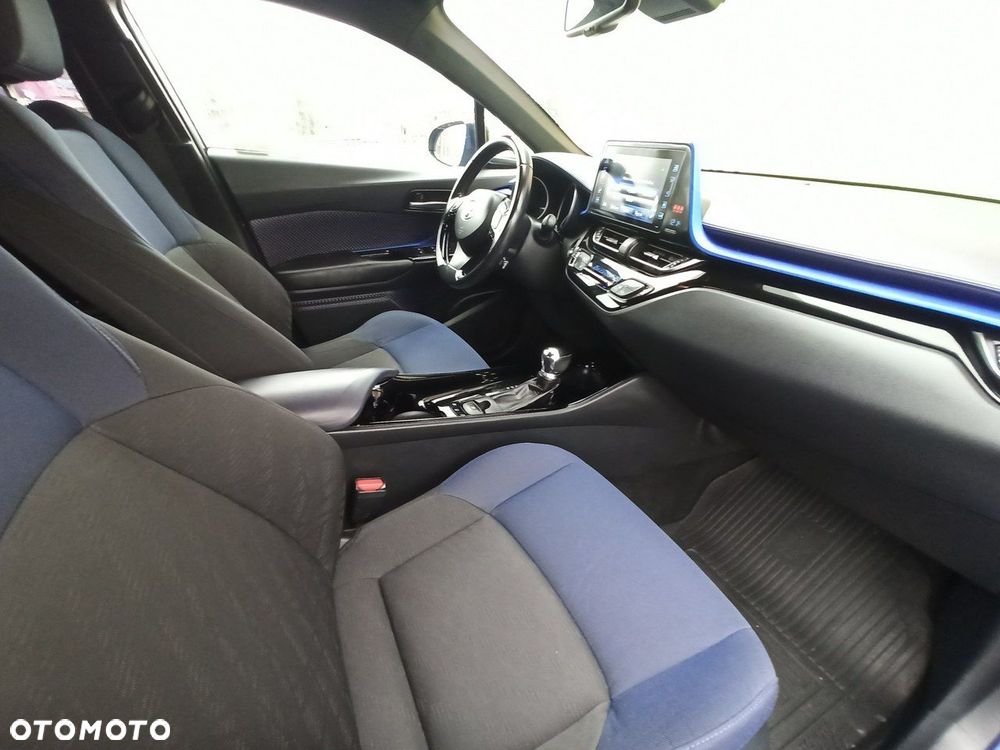 Toyota C-HR - 11