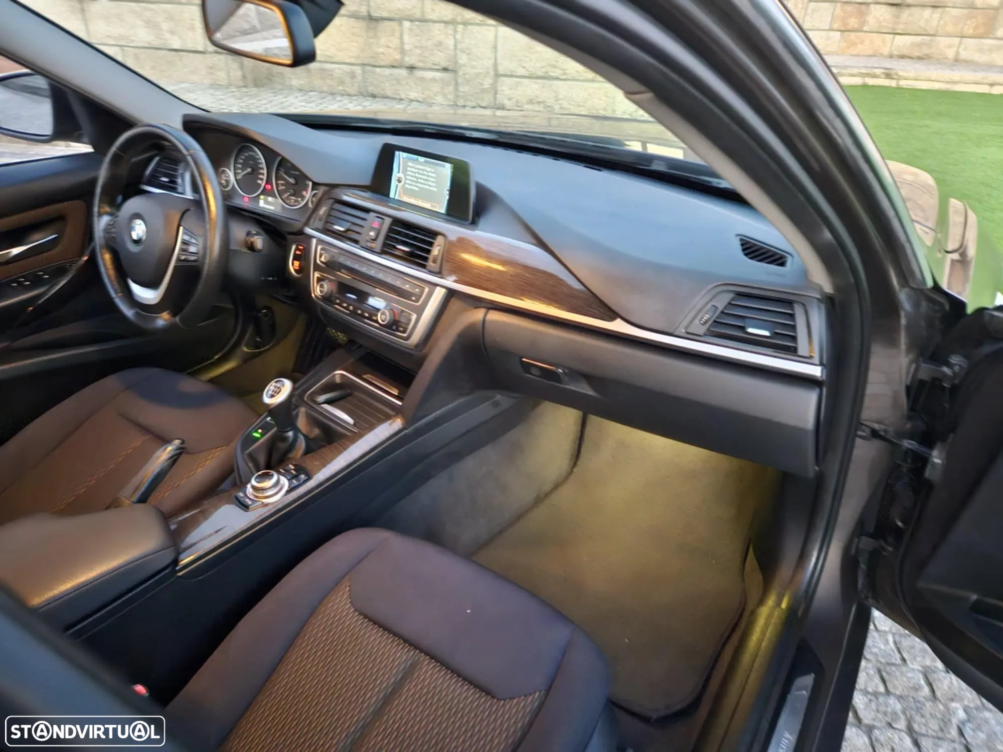 BMW 320 d Touring Line Luxury - 27