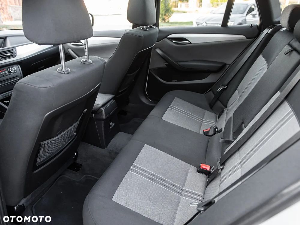 BMW X1 xDrive18d xLine - 25