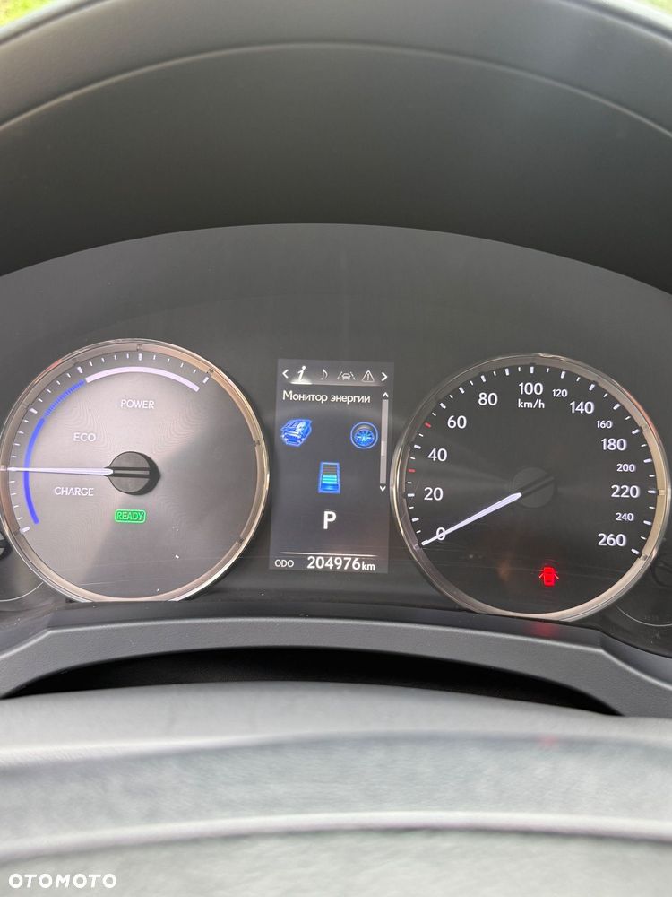 Lexus IS 300h Business Edition - 28