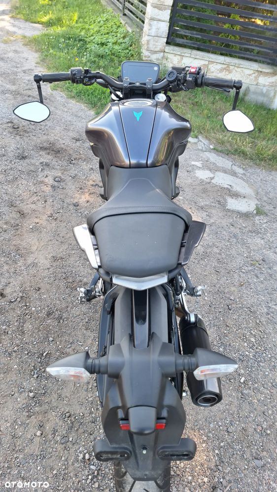 Yamaha MT - 28