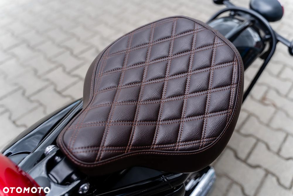 Triumph Bonneville Bobber - 11