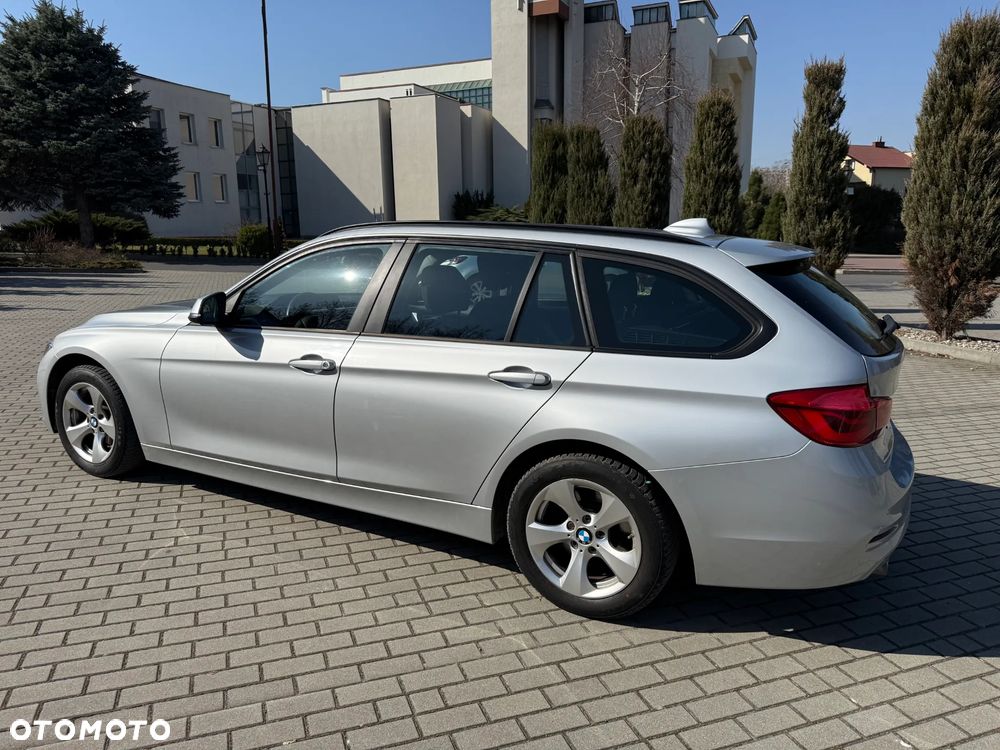 BMW Seria 3 318i Advantage - 12