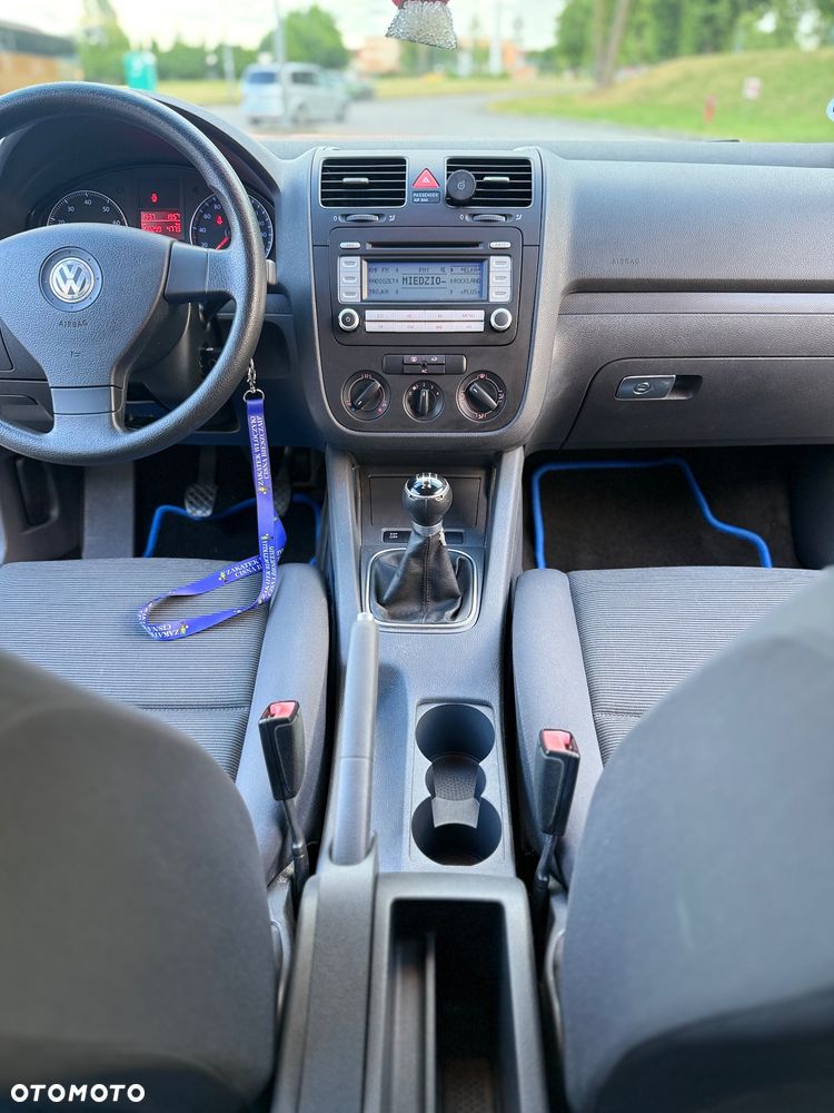 Volkswagen Golf - 28