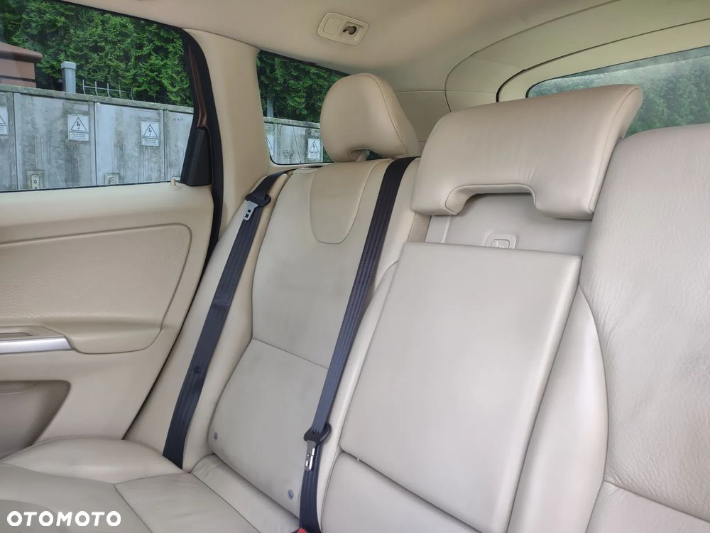Volvo XC 60 D5 AWD Summum - 12