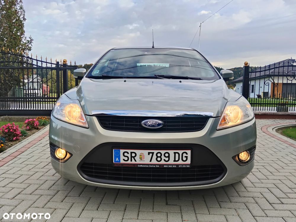 Ford Focus 2010 photo 2