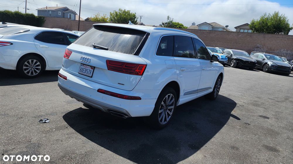 Audi Q7 - 10