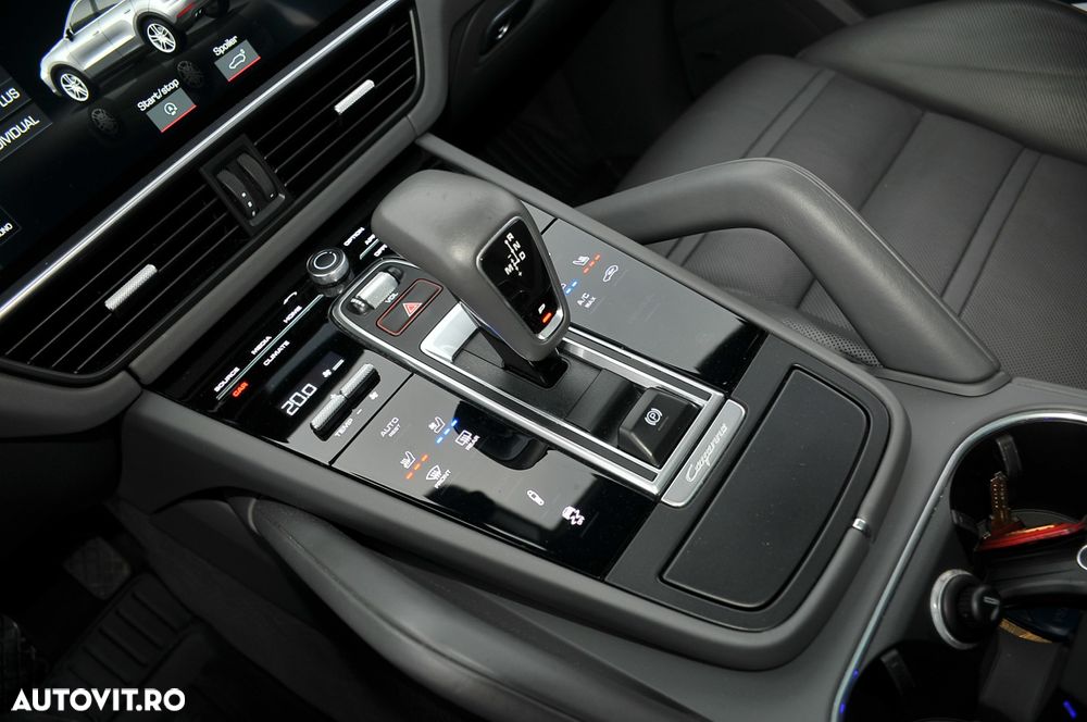 Porsche Cayenne Coupe Standard - 11