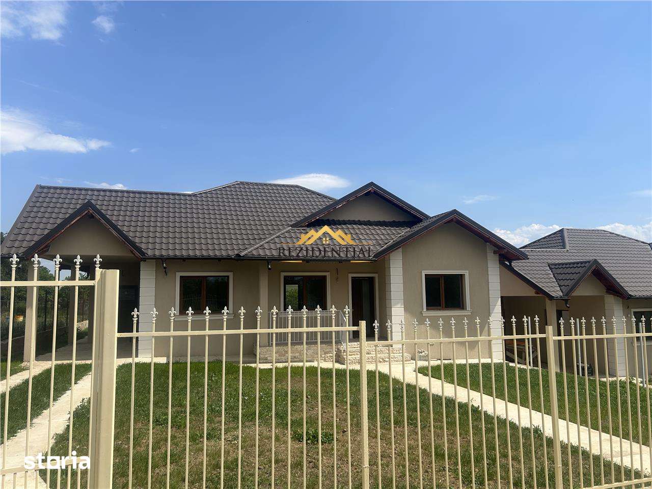 CASA SUPERBA - CERVICESTI (la doar 6 km de Botosani) - Imagine principală: 3/10
