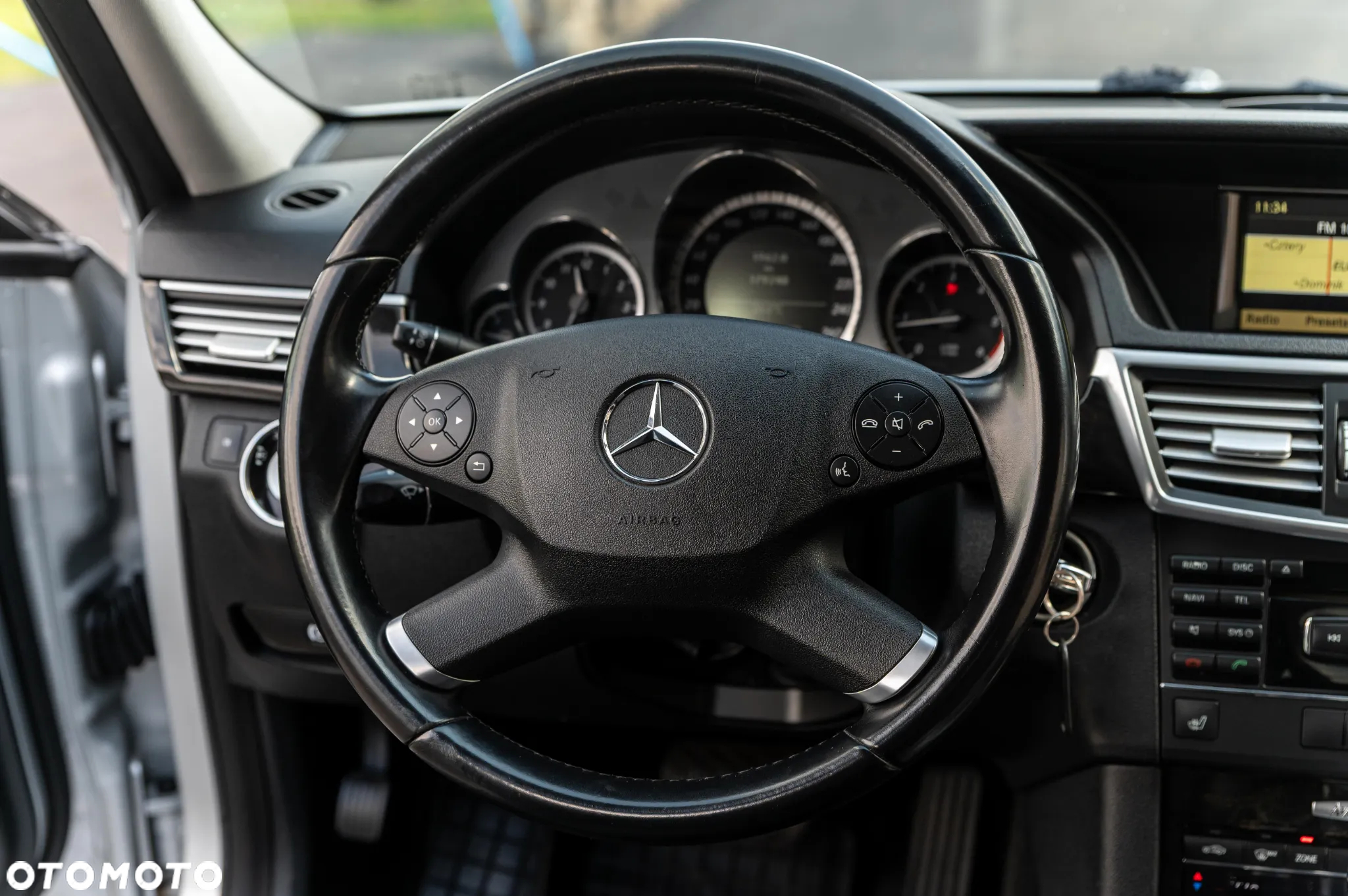 Mercedes-Benz Klasa E 200 T BlueTEC 7G-TRONIC Avantgarde - 24