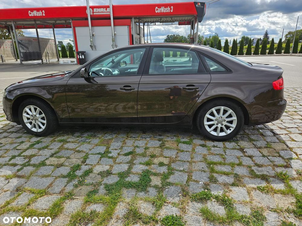 Audi A4 Limousine - 11