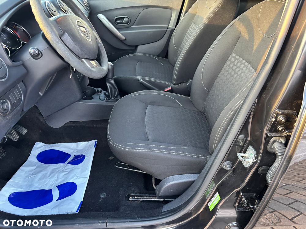 Dacia Logan 1.2 16V 75 Laureate - 9