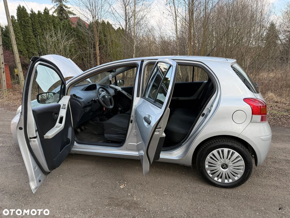 Toyota Yaris 1.0 VVT-i Sol - 26