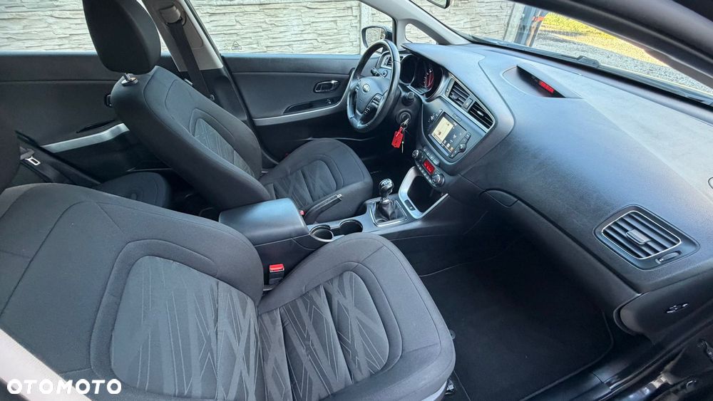 Kia Ceed - 38