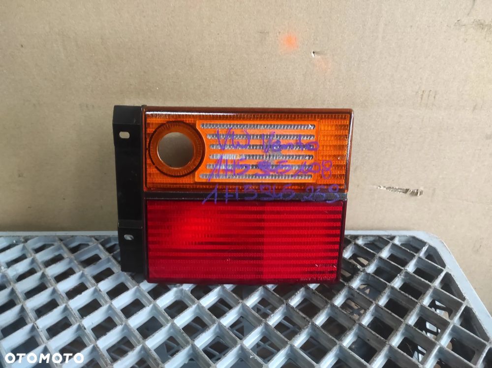 VW VENTO LAMPA TYLNA PRAWA W KLAPĘ CAŁA ORYGINALNA 1H5945108 1H5945259 WYSYŁKA !!!!!!