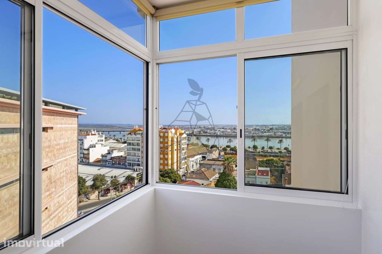Fantástico apartamento T2+1 renovado, espaçoso e luminoso junto á Ribe - Grande imagem: 5/46