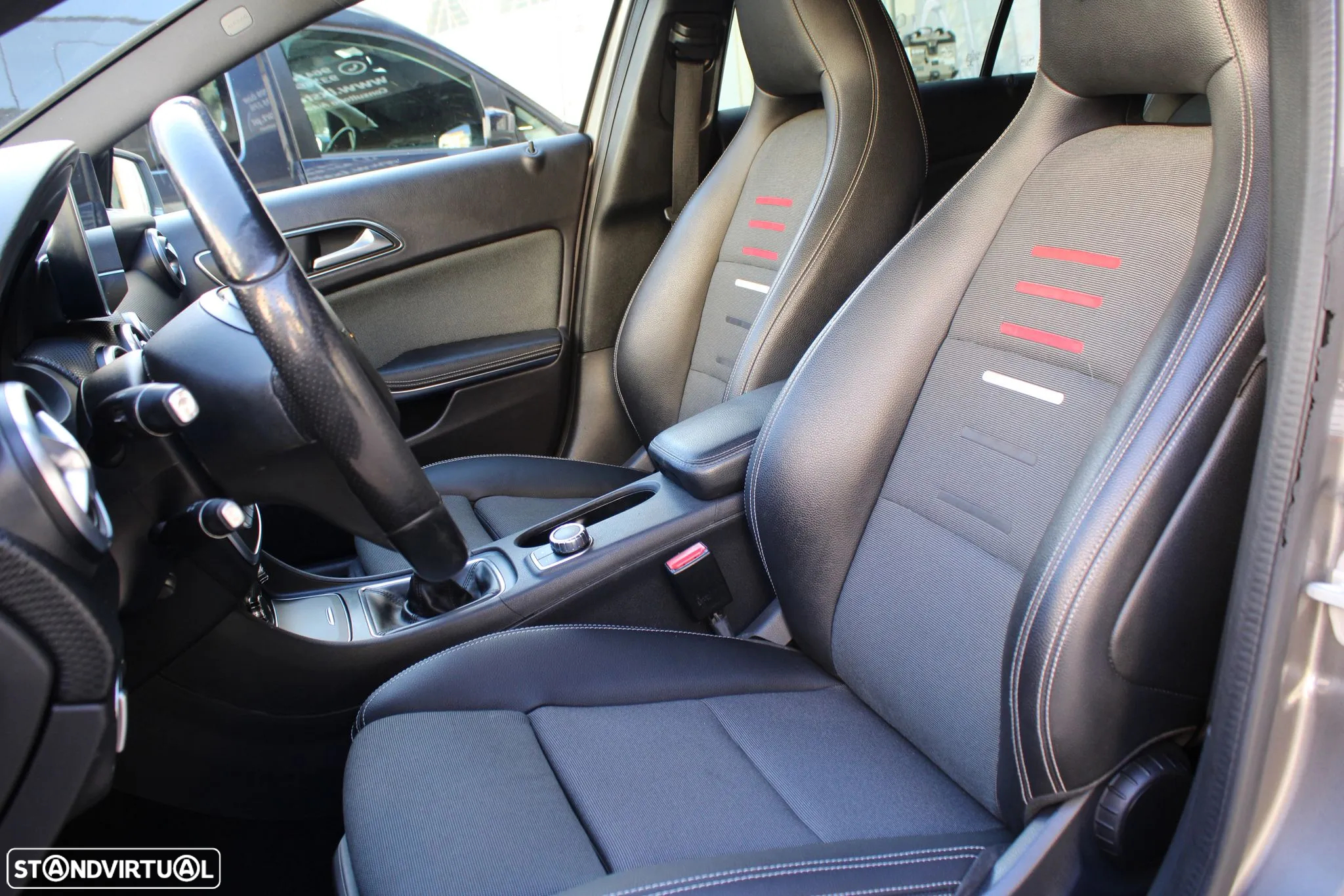 Mercedes-Benz A 180 d AMG Line - 23